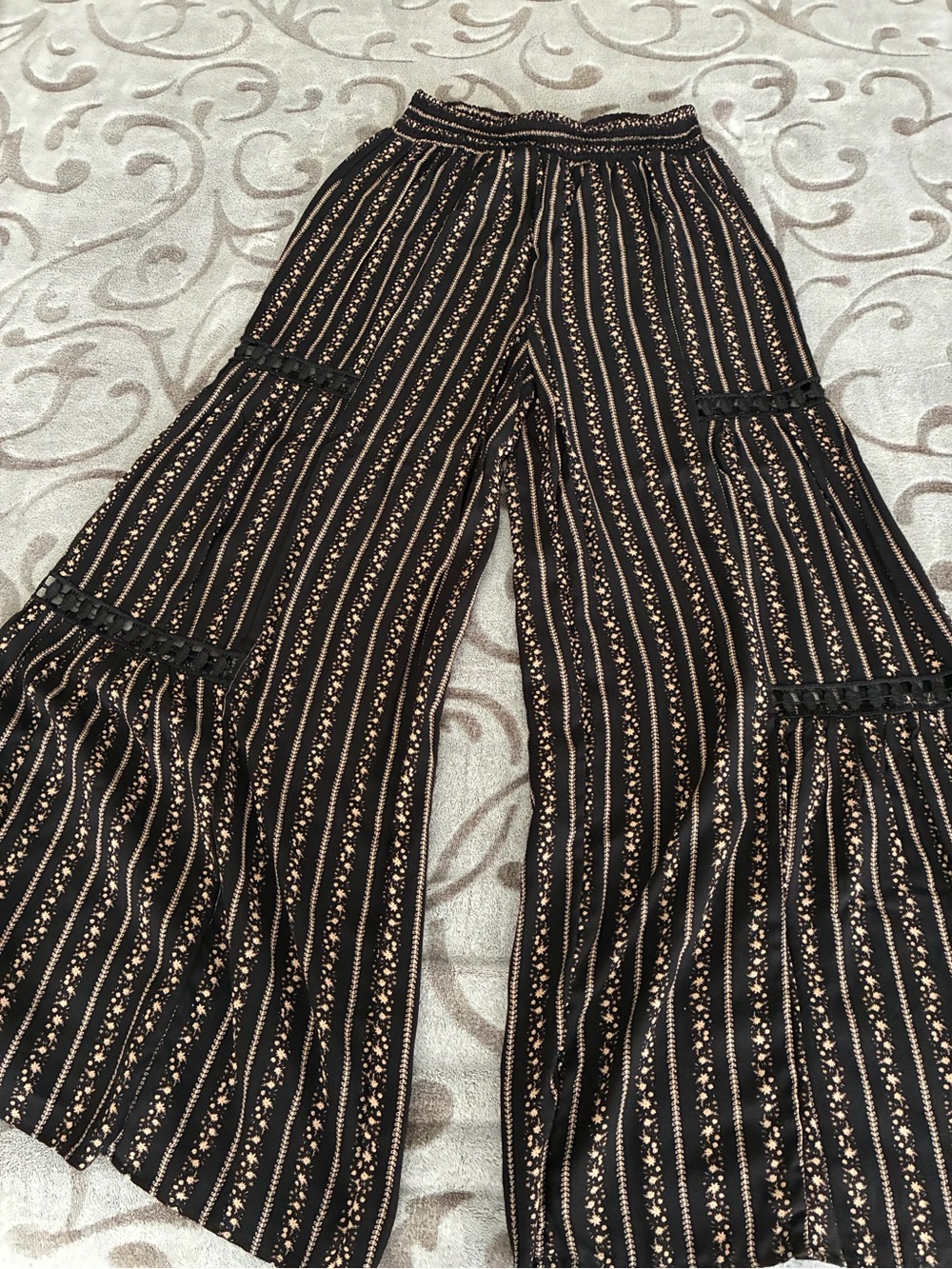 Boho Wide-Leg Stripe Pants - Black- never wore but removed tags